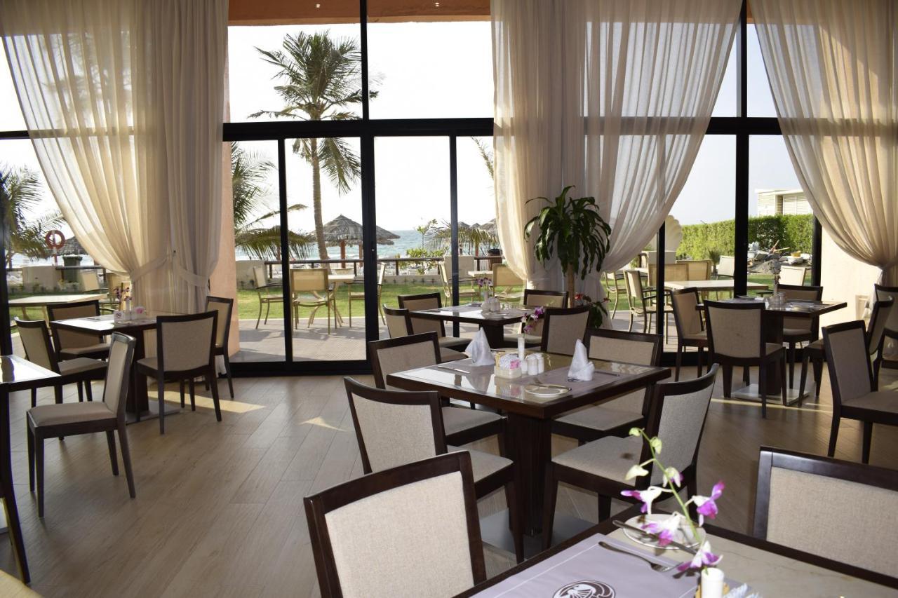 Lou'Lou'A Beach Resort Sharjah Bagian luar foto